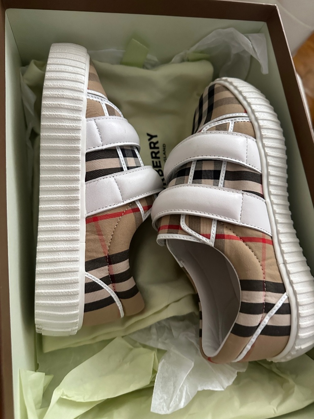 Burberry kids sneakers